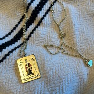 LN Verameat Gold Highpriestess long necklace with bag